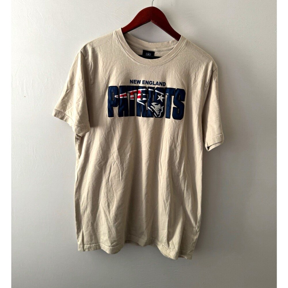 New England Patriots NFL Team Apparel T Shirt Mens XL Beige Embroidered Logo